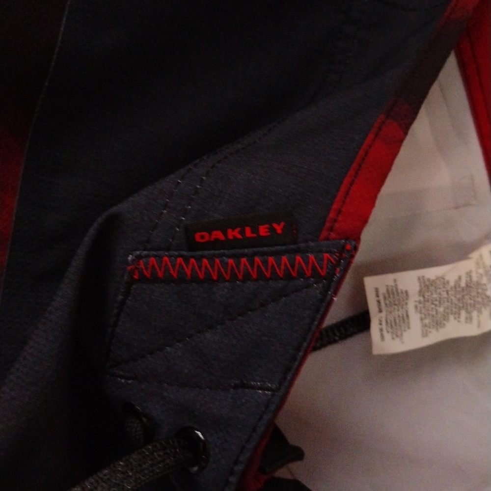 Men's Oakley Red & Black "Pixel Glitch" Surfing Board Shorts Swim Trunks Summer - Picture 15 of 15